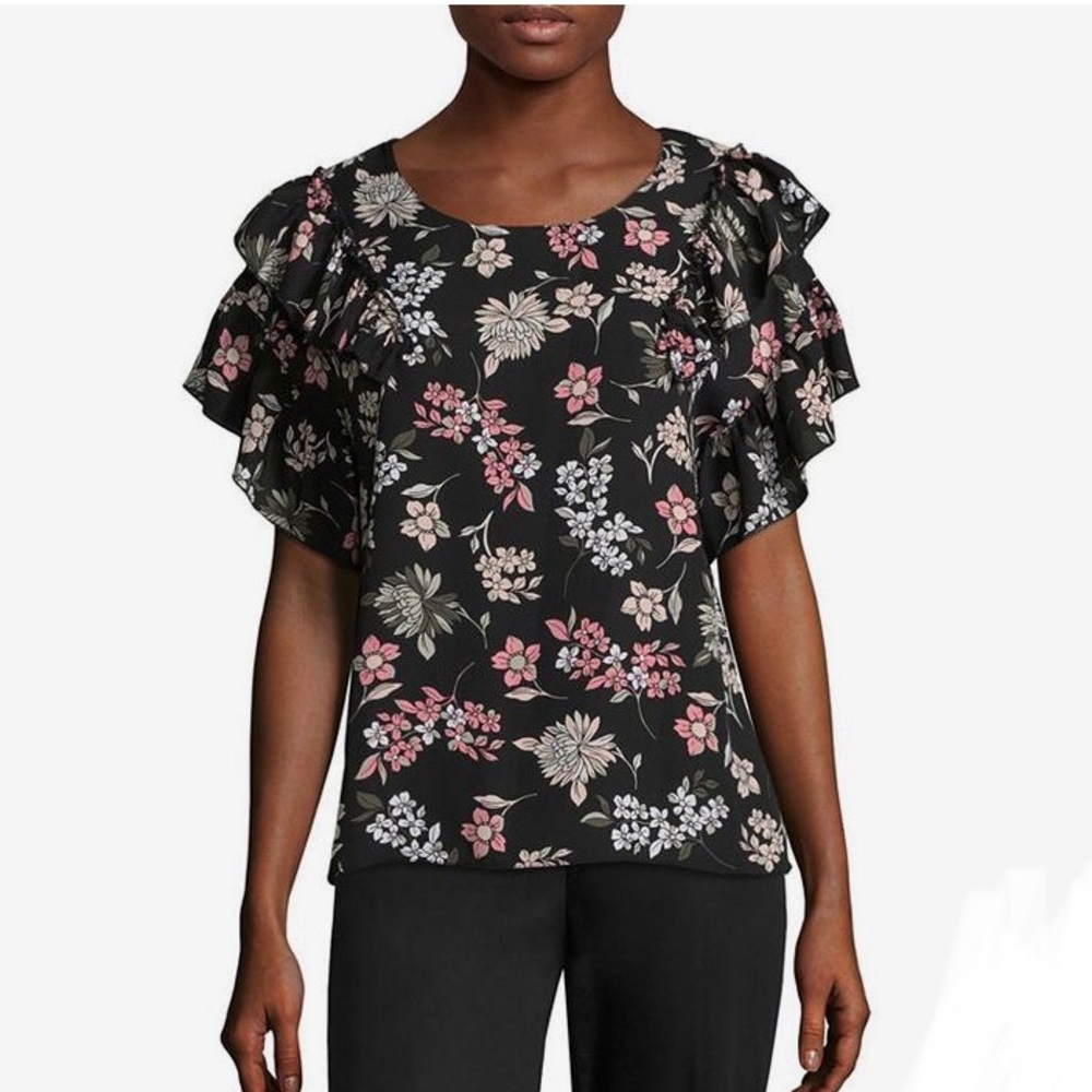 Libby Edelman Short Sleeve Ruffled Plus Size Top